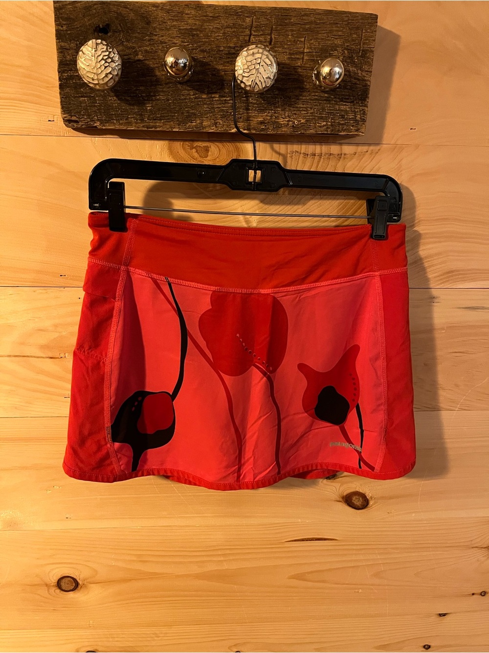 Patagonia Red and Black Active Skort Women’s  Size XS